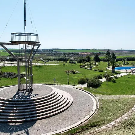 Village Club *