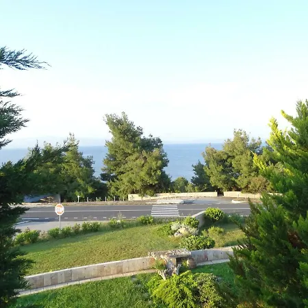Village Club *